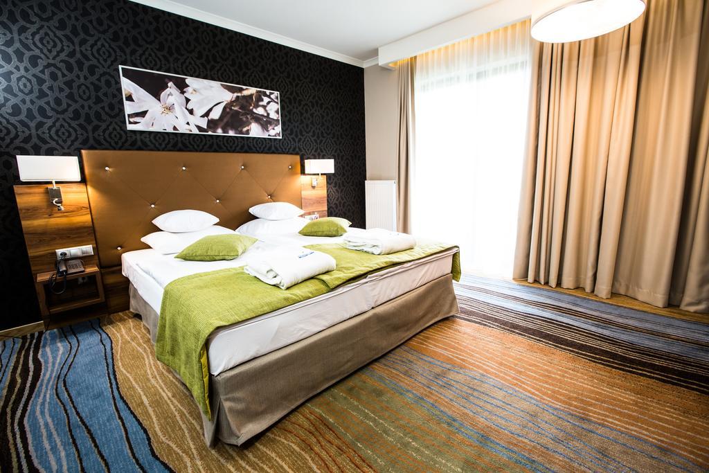 Mineral Hotel Malinowy Raj Solec Zdroj Bilik gambar